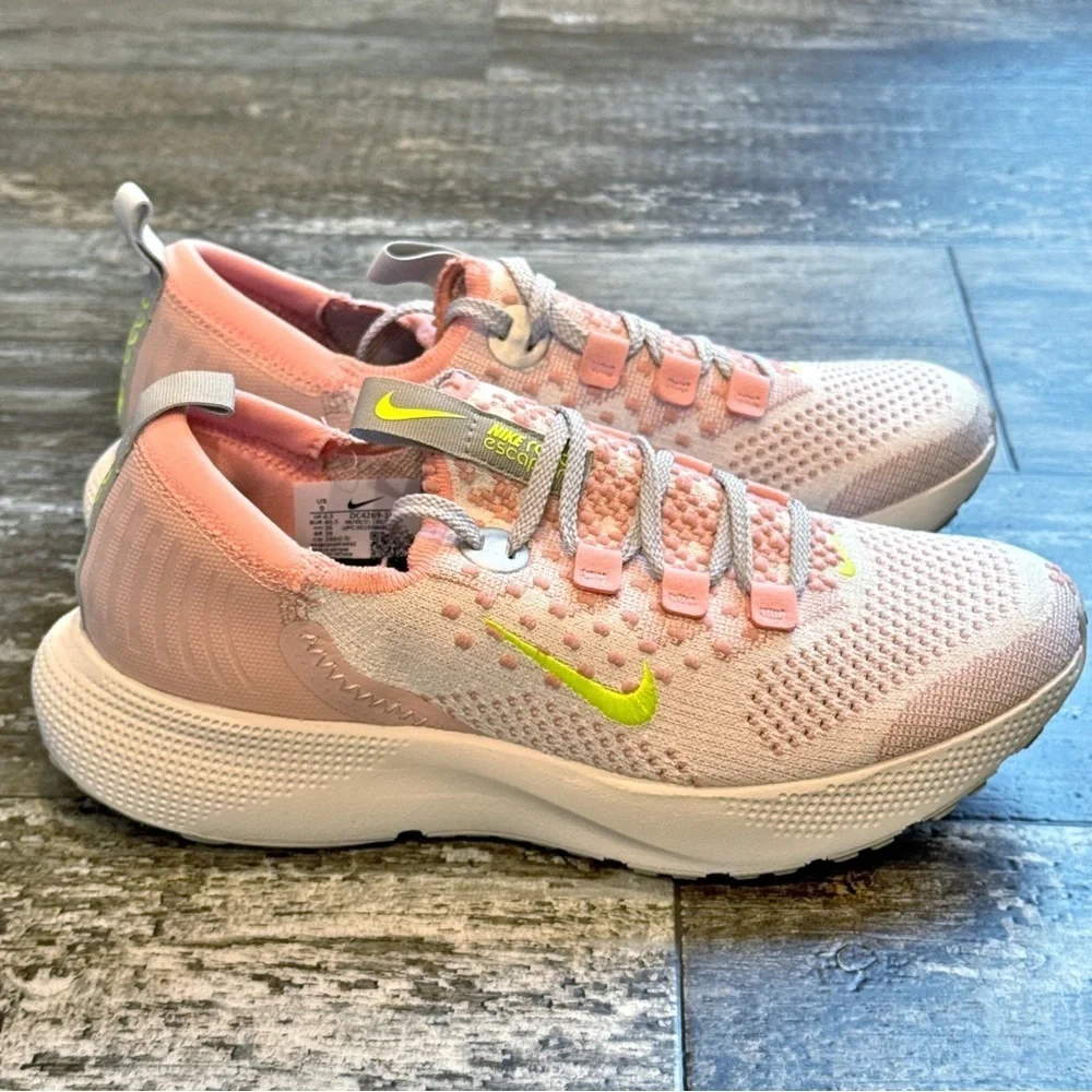 Nike React Escape Run Flyknit Running Shoes Womens Size 9 DC4269-101‎